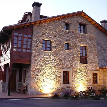 Hotell Casona De Tresali 3*