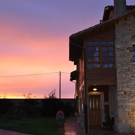 Casona De Tresali 3*