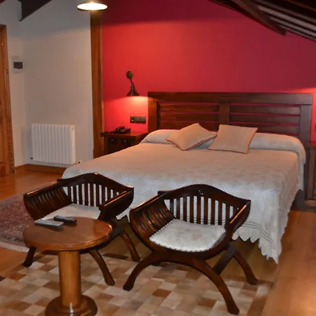 Hotell Casona De Tresali 3*