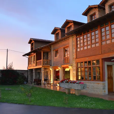 فندق Casona De Tresali