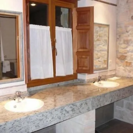 Casona De Tresali Argüero